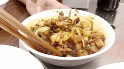 豆花已满18禁免费进入:豆花已满18岁方可免费进入" 🍜