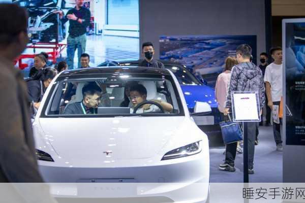 特斯拉全家桶震撼登场,8车1机器人齐亮相,3款豪车有钱也难求!