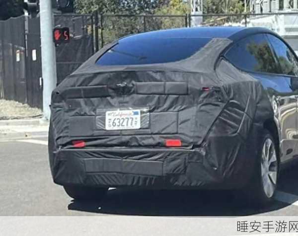 特斯拉Model Y手游联动谍照曝光，未来出行与游戏无缝对接？