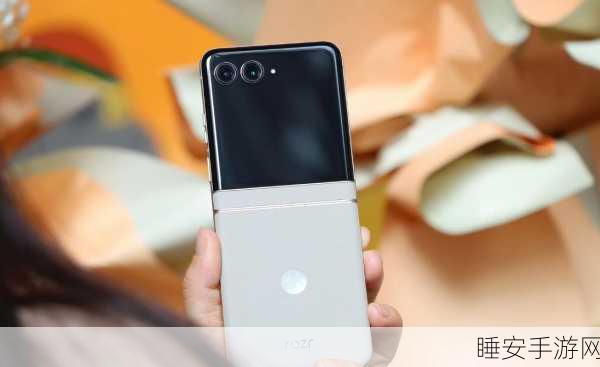 摩托罗拉惊艳回归,moto razr 50系列小折叠新机爆料大揭秘