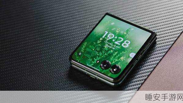 摩托罗拉惊艳回归,moto razr 50系列小折叠新机爆料大揭秘